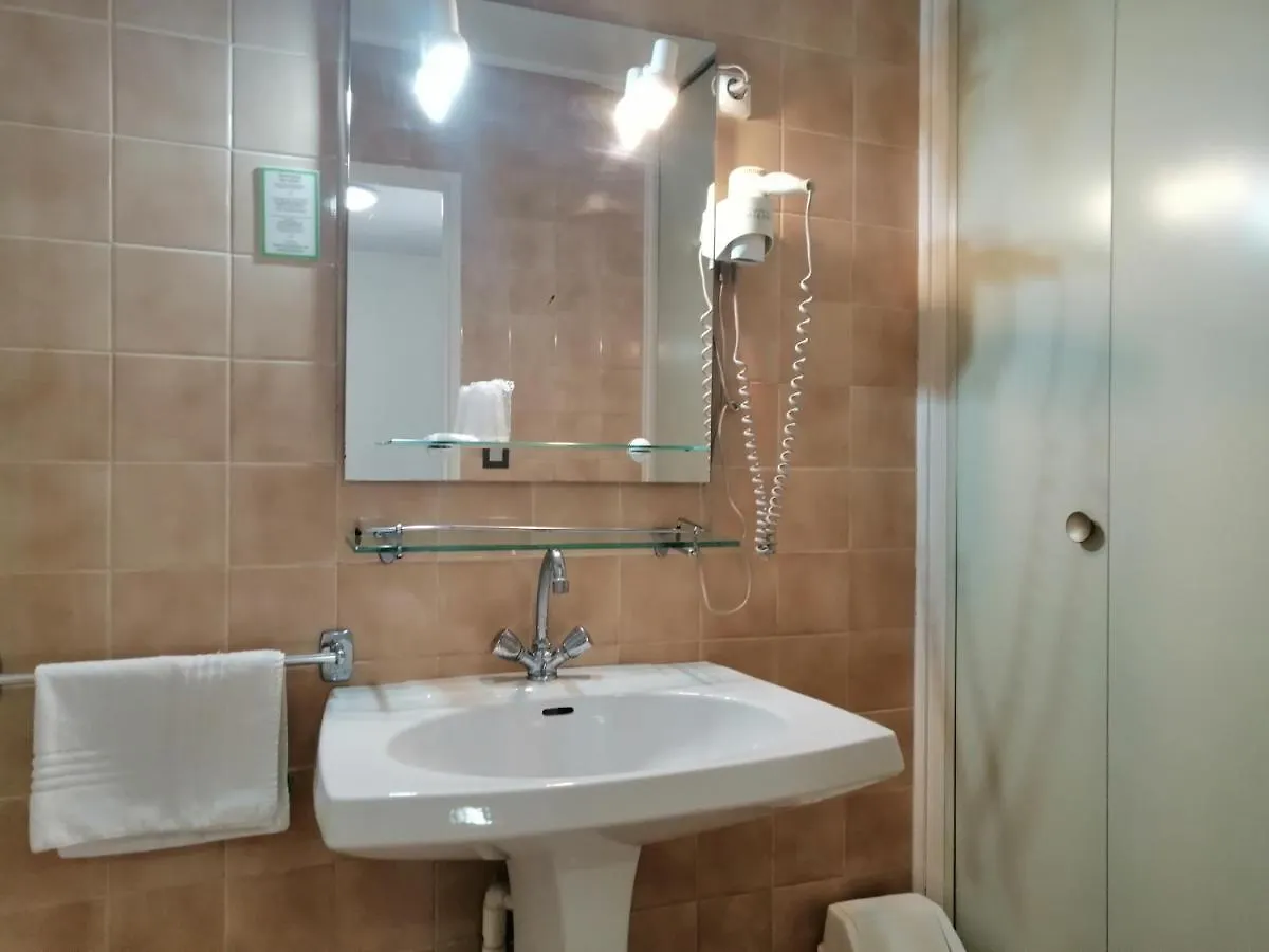 Hotel Des Lilas Bagneres-de-Luchon France