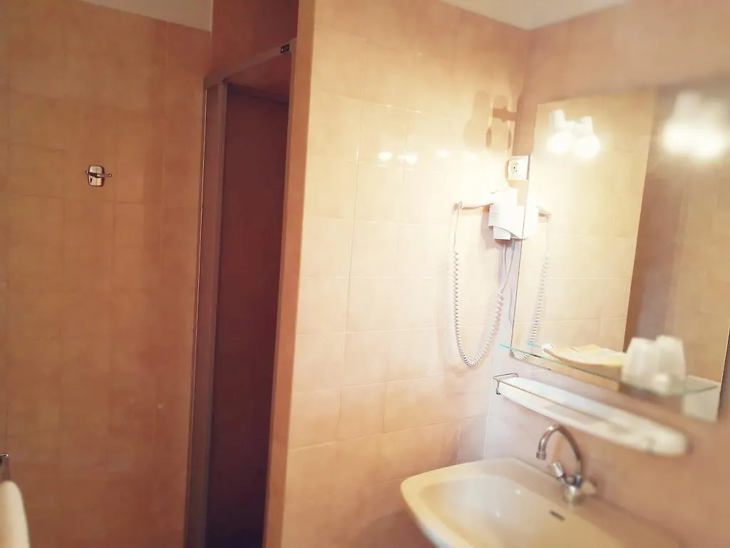 Hotel Des Lilas Bagneres-de-Luchon France